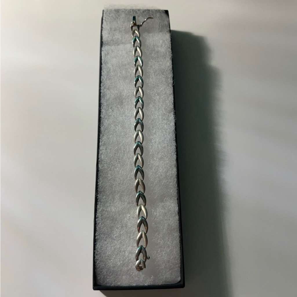 Vintage 7 Sterling Silver Two Toned Bracelet Like New 90$